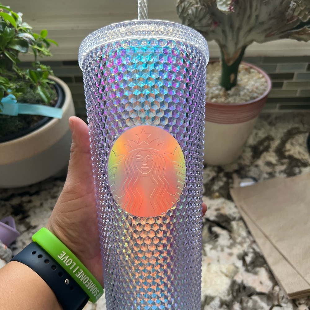 Venti Iridescent Venti Starbucks cup